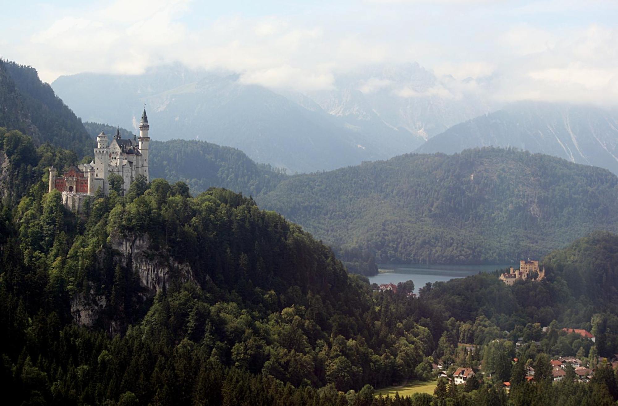 Gaestehaus U Ferienwohnungen Veronika Incl Fruehstuecksbuffet Und Koenigscard Mit 200 Kostenlosen Attraktionen ウンターアンマーガウ エクステリア 写真